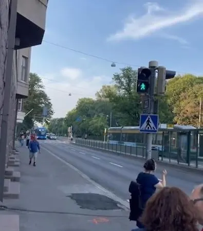 Asunto Keskustassa, Etu-toeoeloe Ελσίνκι