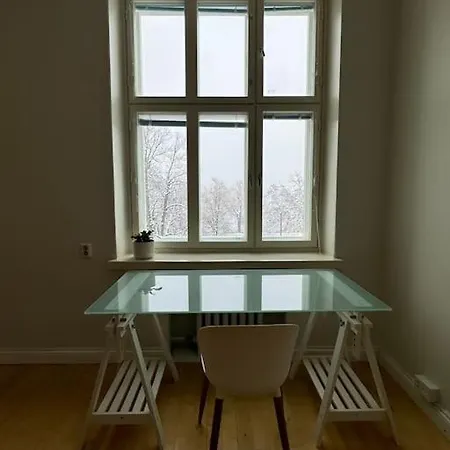 Asunto Keskustassa, Etu-toeoeloe Helsinki