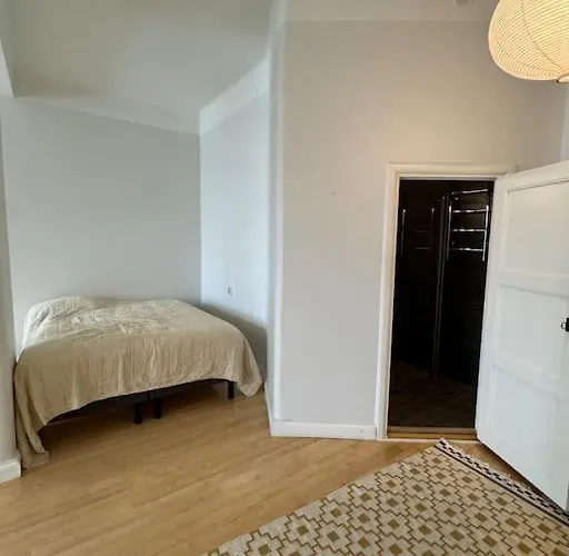 Asunto Keskustassa, Etu-toeoeloe Апартаменты